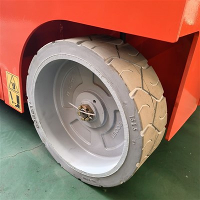 Samojezdny podnośnik nożycowy elektryczny